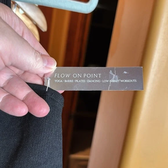 NWT Victoria's Secret Seamless Rib High Neck Sport Bra Black Size Medium - Picture 6 of 13